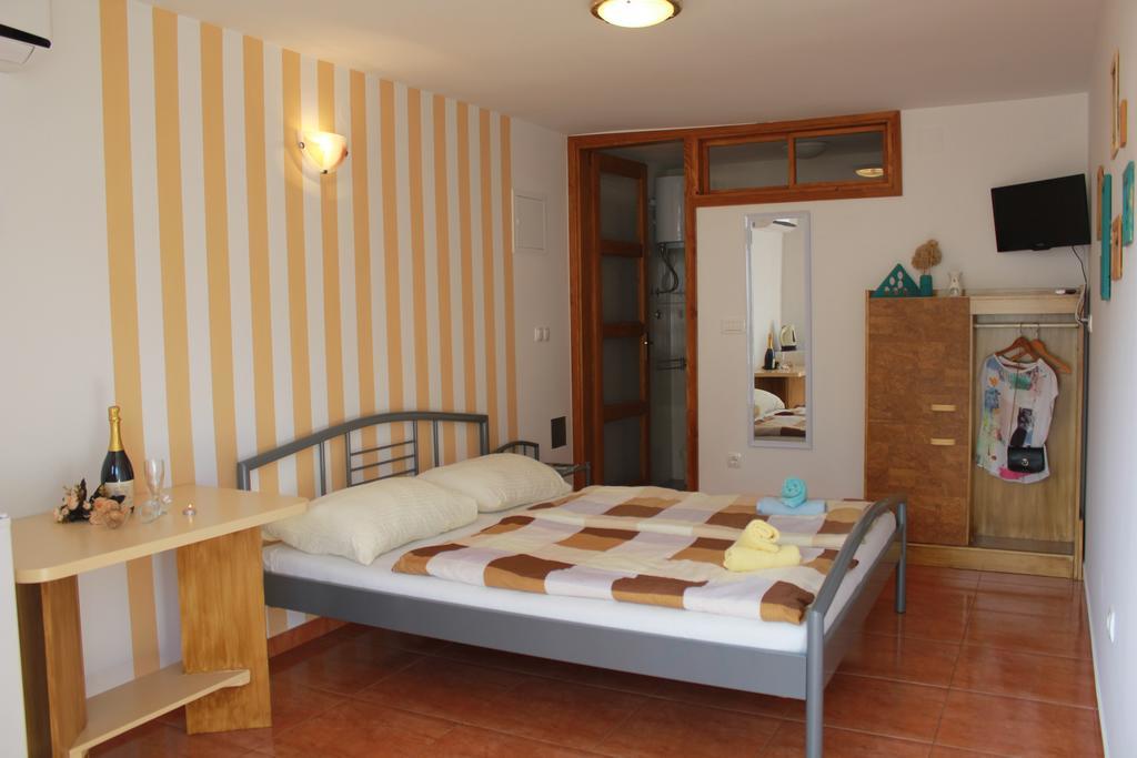 Rooms & Studio Bellina Skradin Luaran gambar